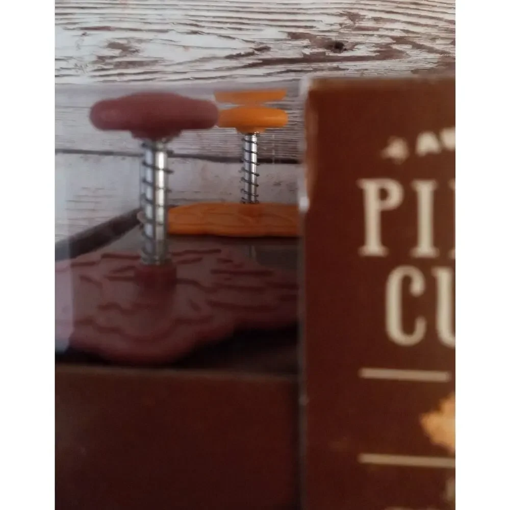 Williams Sonoma Piecrust Cutters Autumn Leaves Thanskgiving